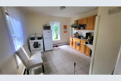 18 Grant Street, Poughkeepsie, NY 12601 - Photo 2