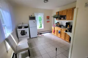 18 Grant St, Poughkeepsie, NY 12601 - Photo 2
