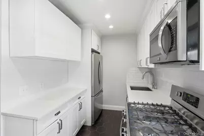 107 15th Street #E2, Garden City, NY 11530 - Photo 8