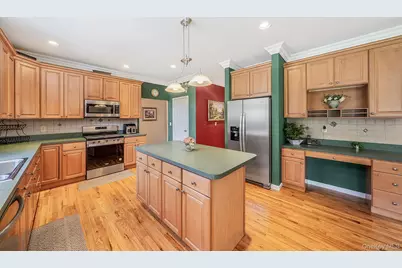 10 Park View Lane, Lake Grove, NY 11755 - Photo 16