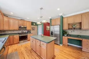 10 Park View Ln, Lake Grove, NY 11755 - Photo 16