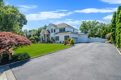 10 Park View Lane, Lake Grove, NY 11755 - Photo 2