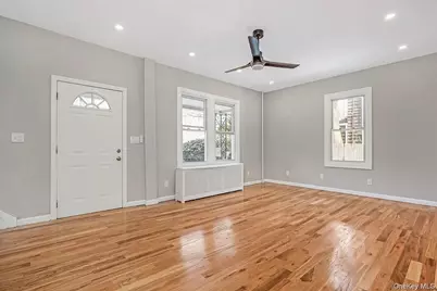 7 Continental Hill, Glen Cove, NY 11542 - Photo 2