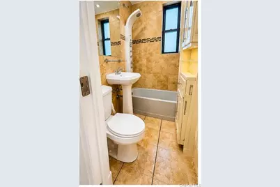 21-15 33St #4, Astoria, NY 11105 - Photo 2
