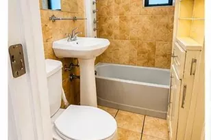 21-15 33St, Astoria, NY 11105 - Photo 2