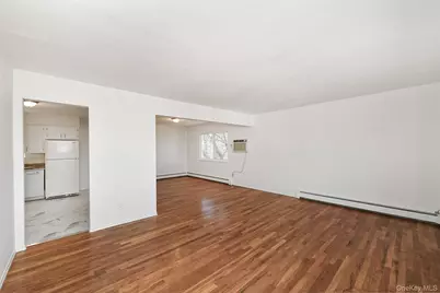8 Harbor Hill Road #2 Second Floor, Glen Cove, NY 11542 - Photo 6