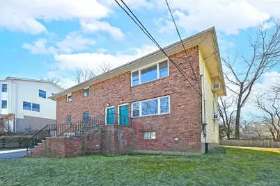 8 Harbor Hill Road #2 Second Floor, Glen Cove, NY 11542 - Photo 1