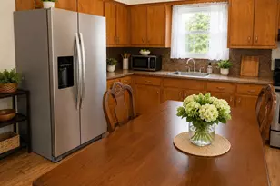 27 Pine Rd, Amityville, NY 11701 - Photo 4