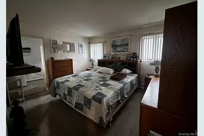 45 W Clearwater Road, Lindenhurst, NY 11757 - Photo 8