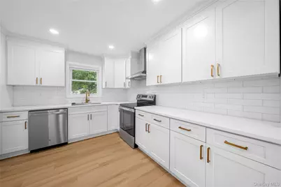 9 4th Street, Nesconset, NY 11767 - Photo 18