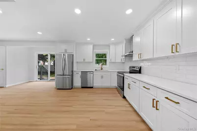 9 4th Street, Nesconset, NY 11767 - Photo 20