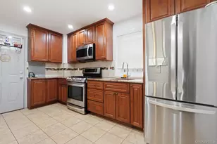 111-35 166th St, Jamaica, NY 11433 - Photo 8