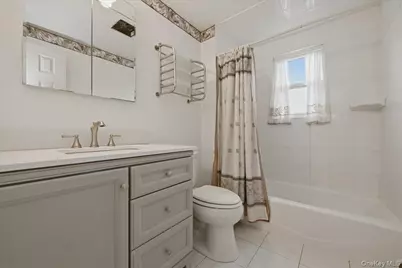 207 Sullivan Avenue, Farmingdale, NY 11735 - Photo 20