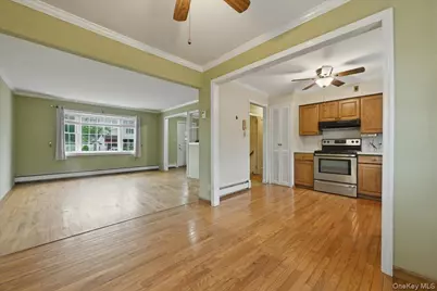 207 Sullivan Avenue, Farmingdale, NY 11735 - Photo 8