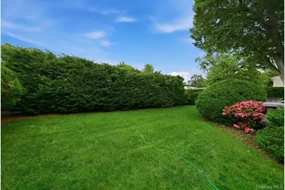 207 Sullivan Avenue, Farmingdale, NY 11735 - Photo 30