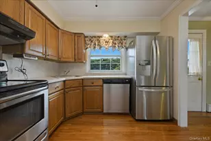 207 Sullivan Ave, Farmingdale, NY 11735 - Photo 10