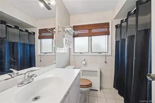 305 Glynn St, North Babylon, NY 11703 - Photo 14