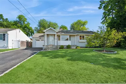 305 Glynn Street, North Babylon, NY 11703 - Photo 2