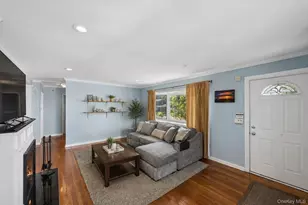 305 Glynn St, North Babylon, NY 11703 - Photo 6