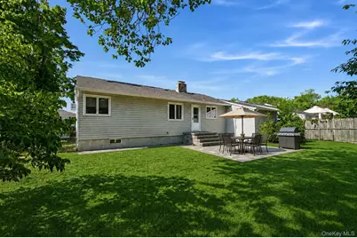 305 Glynn Street, North Babylon, NY 11703 - Photo 16