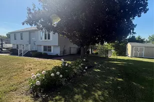 33 Lincoln Cir, Wallkill, NY 12589 - Photo 2