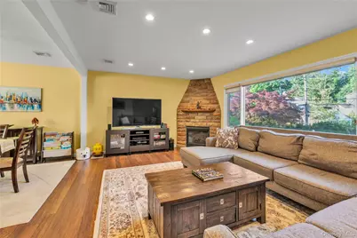 90 Virginia Drive, Manhasset, NY 11030 - Photo 4