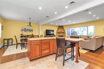 90 Virginia Drive, Manhasset, NY 11030 - Photo 10