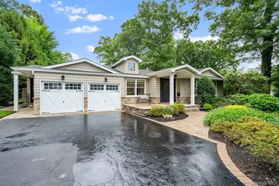 6 Colonial Gate, Plainview, NY 11803 - Photo 2