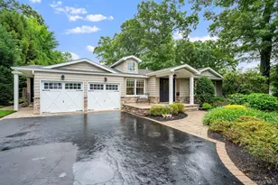 6 Colonial Gate, Plainview, NY 11803 - Photo 2