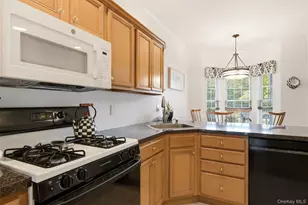 31 Willow Wood Dr, East Setauket, NY 11733 - Photo 12