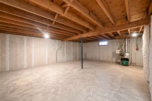 390 Blue Point Rd, Farmingville, NY 11738 - Photo 24