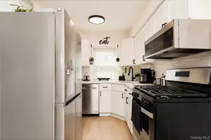 229A Freeborn St, New York, NY 10306 - Photo 10