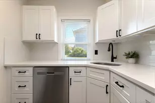 229A Freeborn St, New York, NY 10306 - Photo 12