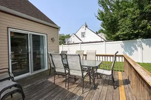 69 Corncrib Ln, Levittown, NY 11756 - Photo 18