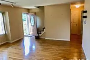 267 Haypath Rd, Old Bethpage, NY 11804 - Photo 4