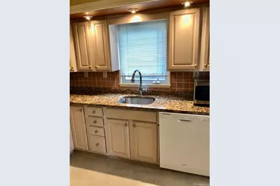 267 Haypath Road, Old Bethpage, NY 11804 - Photo 18