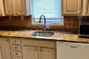267 Haypath Rd, Old Bethpage, NY 11804 - Photo 18