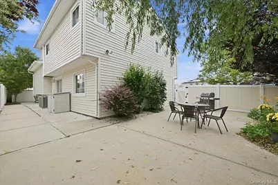 2461 Riviera Lane, Bellmore, NY 11710 - Photo 38