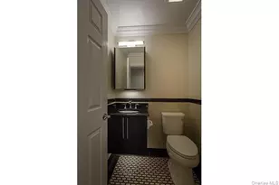 565 Merrick Rd, Rockville Centre, NY 11570 - Photo 10