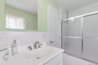 42 North Road, Great Neck, NY 11024 - Photo 28