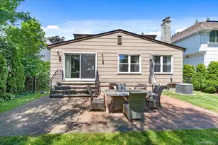 42 North Rd, Great Neck, NY 11024 - Photo 38