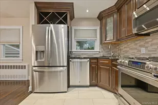 195 Scarcliffe Dr, Malverne, NY 11565 - Photo 14