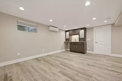 195 Scarcliffe Drive, Malverne, NY 11565 - Photo 24