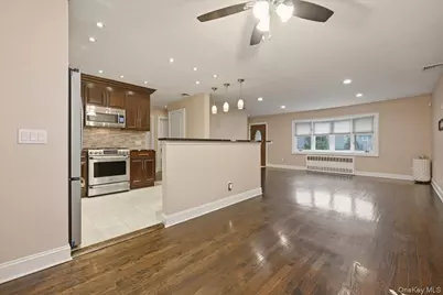 195 Scarcliffe Drive, Malverne, NY 11565 - Photo 10