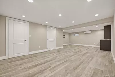 195 Scarcliffe Drive, Malverne, NY 11565 - Photo 22
