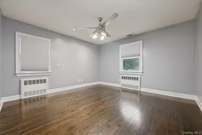 195 Scarcliffe Drive, Malverne, NY 11565 - Photo 20