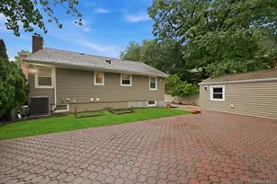195 Scarcliffe Dr, Malverne, NY 11565 - Photo 34