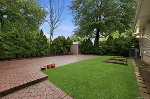 195 Scarcliffe Dr, Malverne, NY 11565 - Photo 32