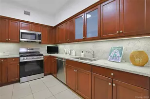 10 City Pl, White Plains, NY 10601 - Photo 10