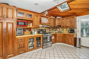 27 Middle Dr, Huntington, NY 11743 - Photo 8